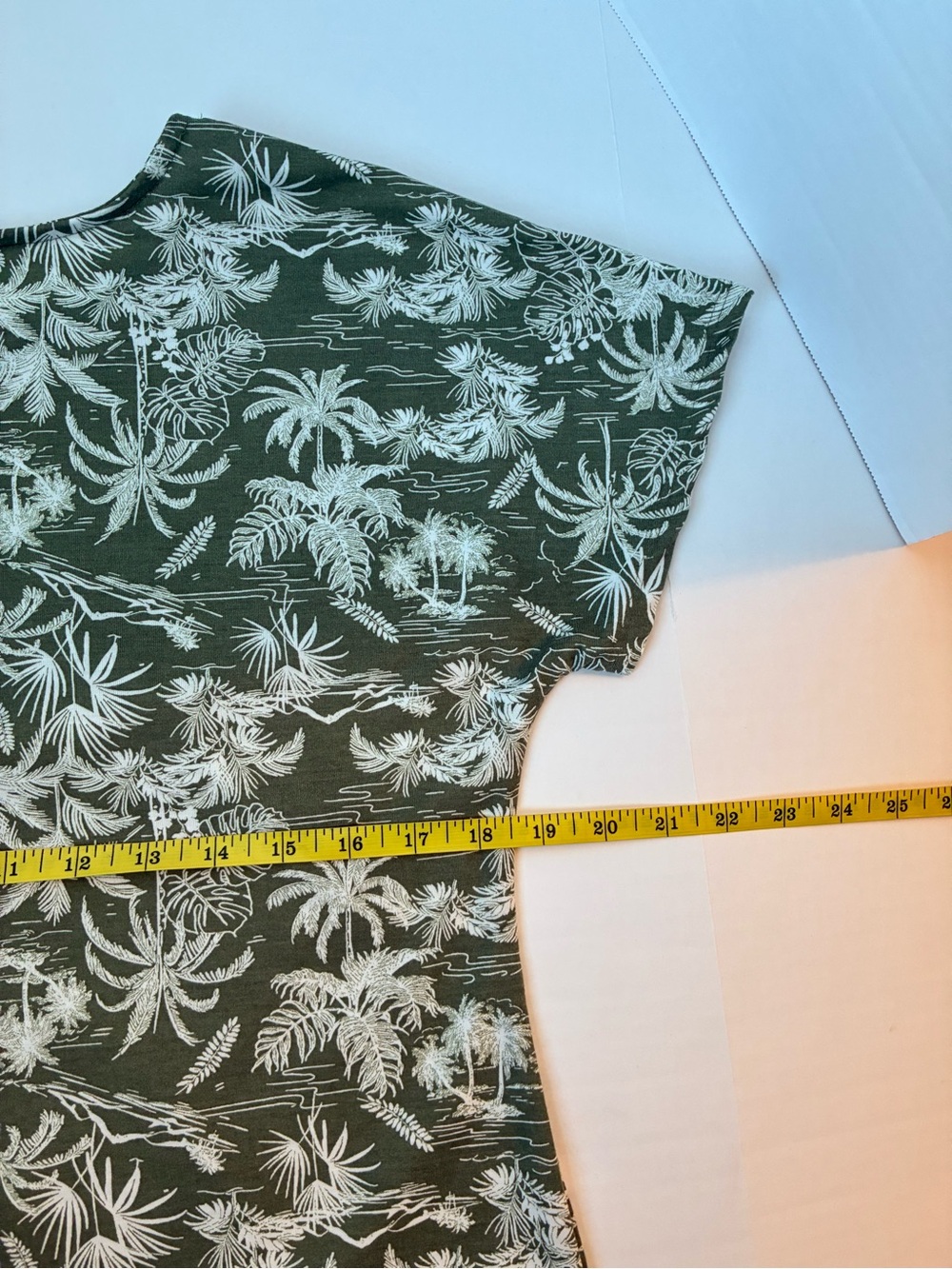 Women’s TRUSELF Tropical T Shirt Medium - Picture 7 of 8